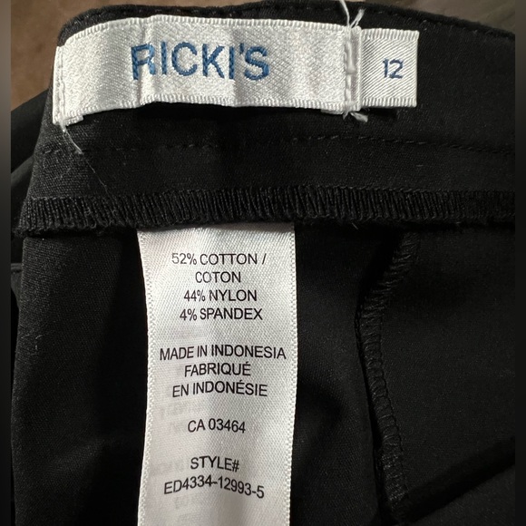 NWOT Rickiโs Ladies Size 12 Black Twill Capris - Picture 8 of 8